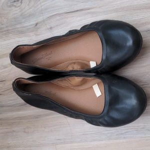 Universal Thread Black Ballet flats